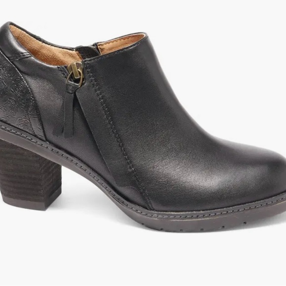 Halsa 8.5 Wide Black Leather Rylee Ankle Bootie NEW - Picture 9 of 9